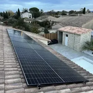 Panneau solaire sur toit maison Montélimar